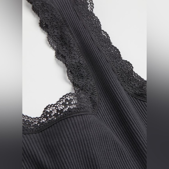 Lace-trimmed Ribbed Dress - Picture 3 of 6